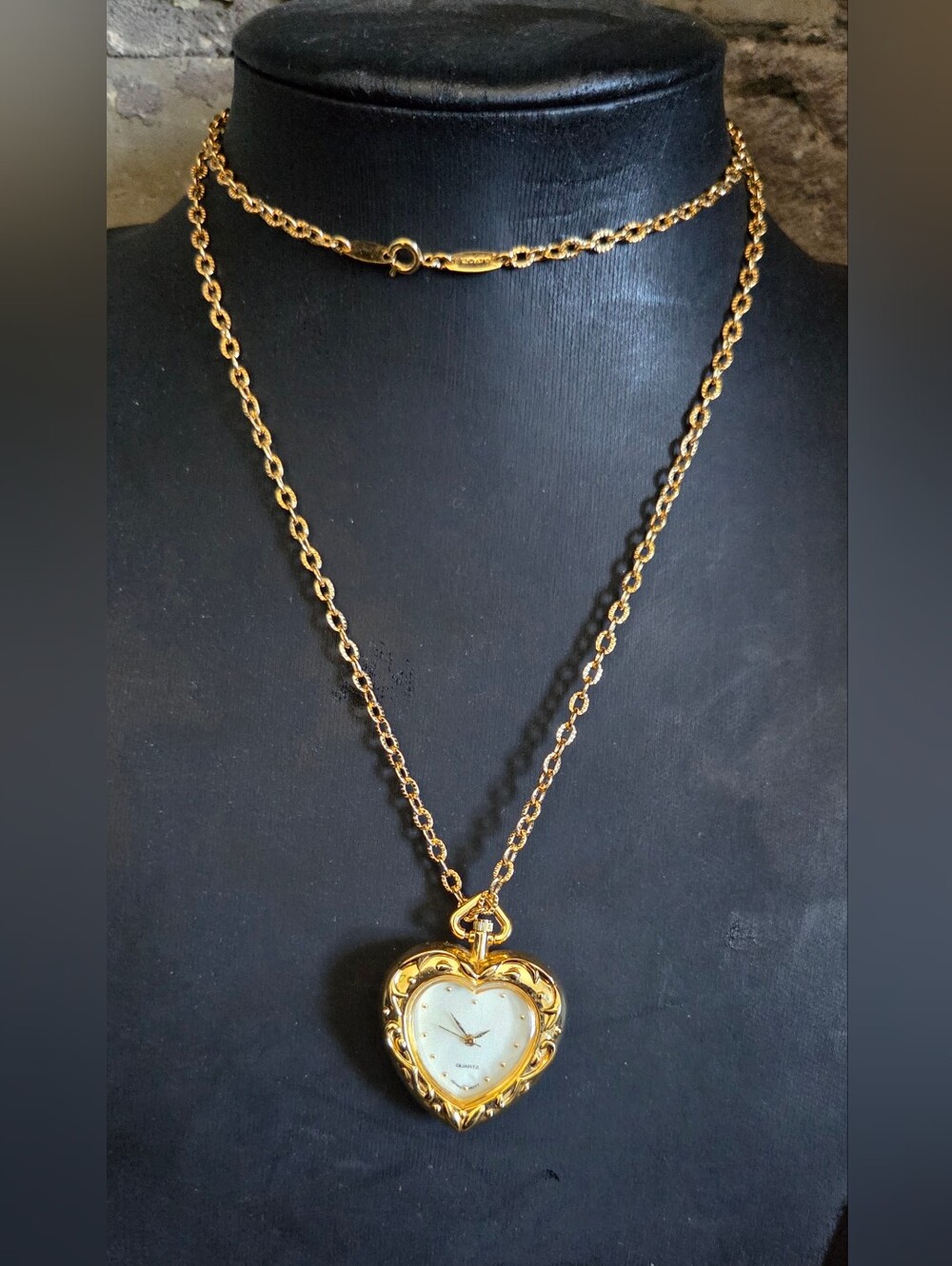 Vintage Avon Gold Heart Pendant Quartz Watch Necklace